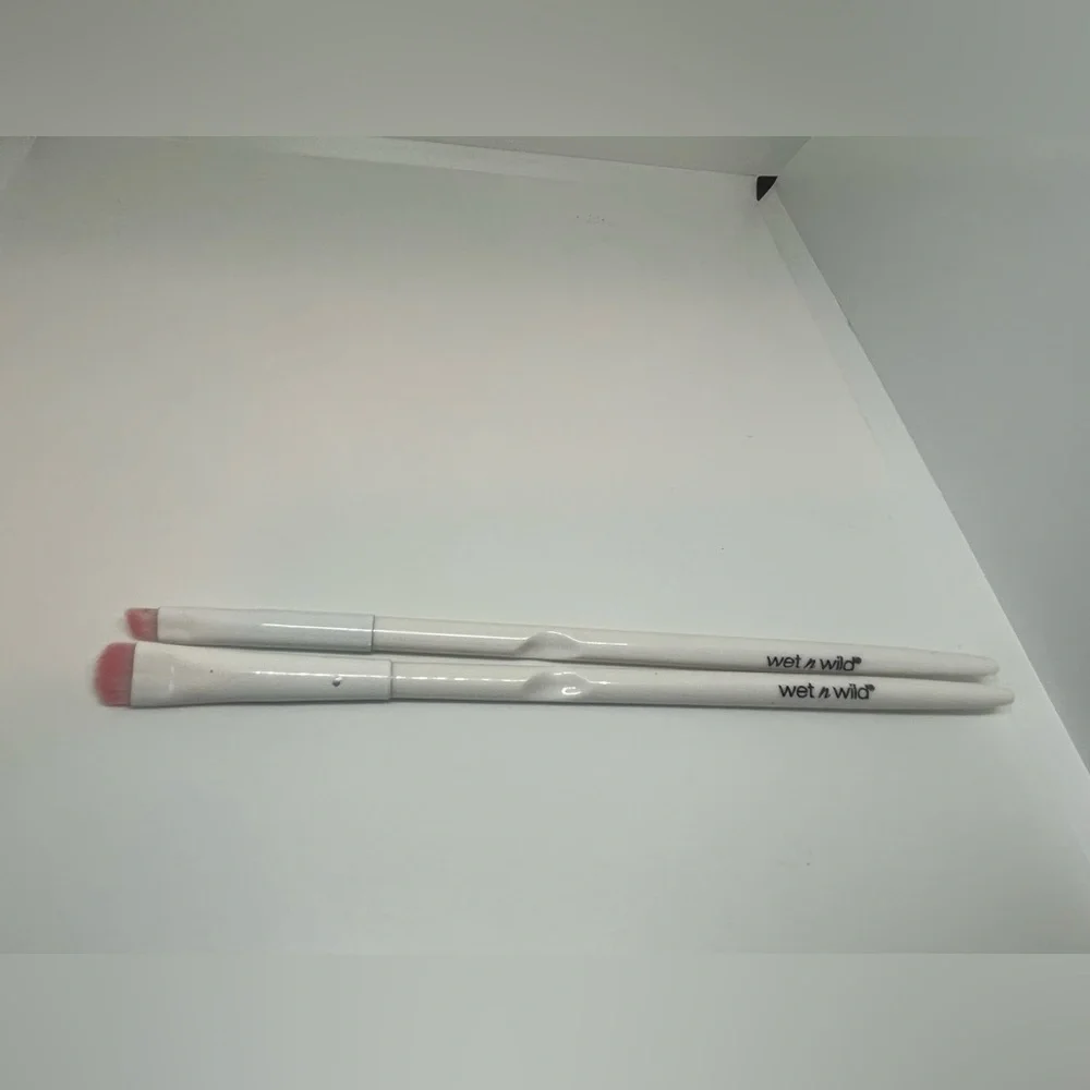 Laura Lee Party Animal Eyeshadow Palette & Wet n Wild Angled & Smoky Liner Brush